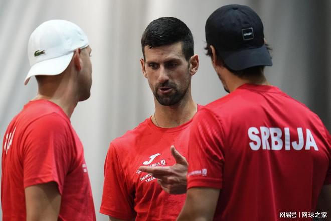 在场馆外 在场馆外