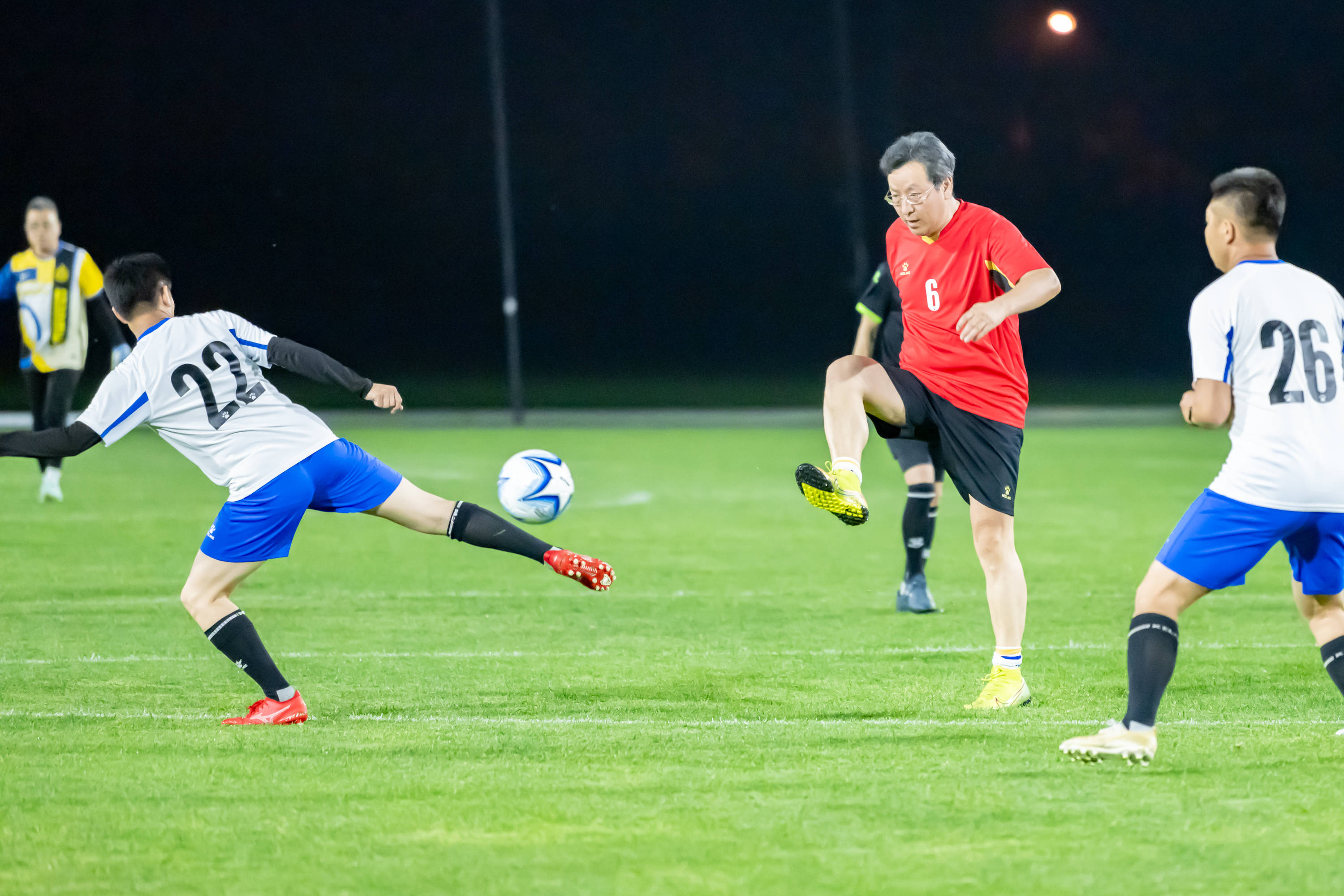 力依然是成 力依然是成